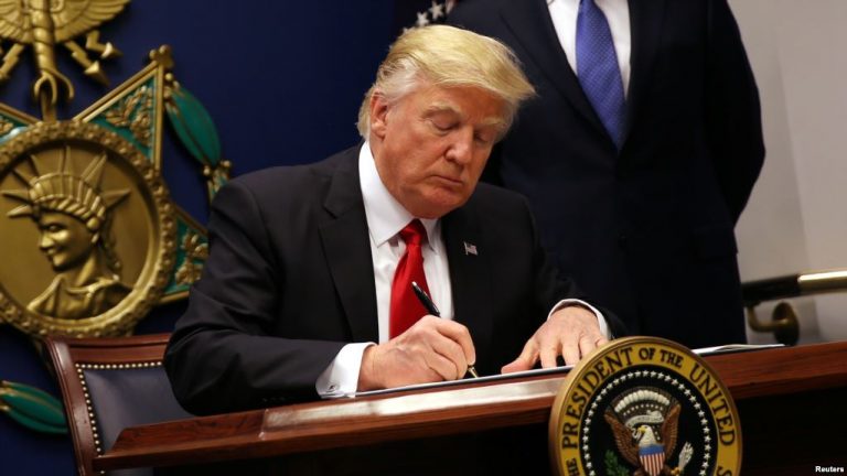 Trump Yeni Seyahat Yasağı Kararnamesini İmzaladı