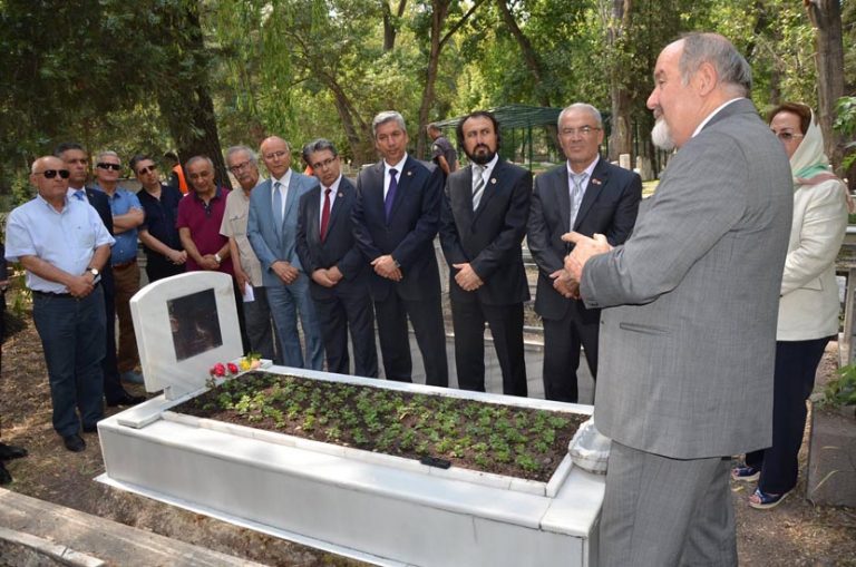 Efsane Pilot Vecihi Hürkuş, mezarı başında anıldı