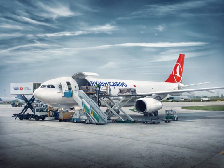 THY’den, Ege İhracatçılar Birliği’ne kargo desteği