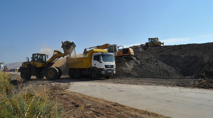 Siirt Havalimanı İçin Çalışmalar Devam Ediyor