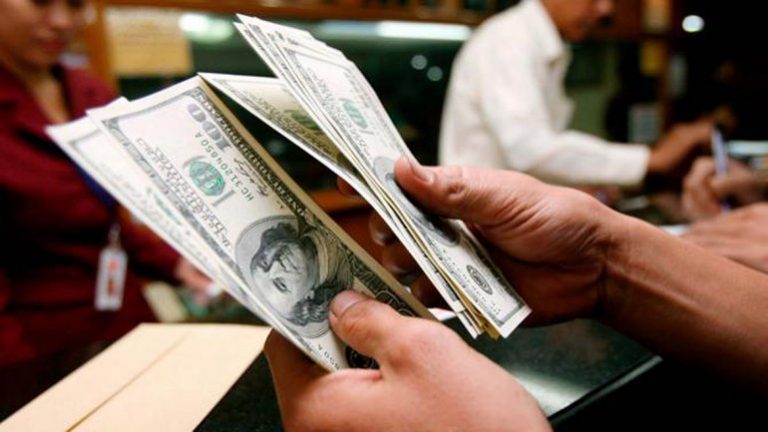 30 bin dolar ile yurt dışına çıkmak isterken yakalandı