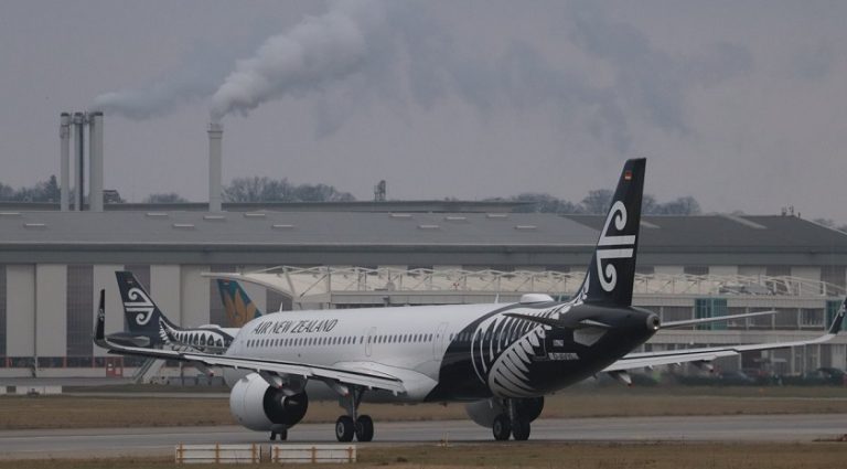 Air New Zealand uçağı teslimat uçuşunda geri dönmek zorunda kaldı