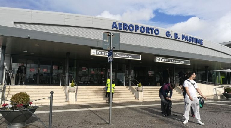 Yangının ardından Roma Ciampino Havalimanı hala kapalı