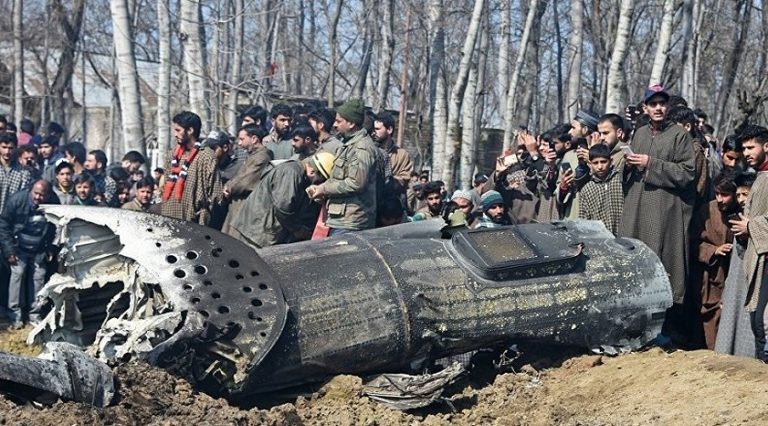 Hindistan ve Pakistan arasında gerilim tırmanıyor, karşılıklı savaş uçakları düşürüldü