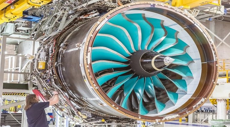 Rolls-Royce mühendisleri UltraFan motor tasarımı test etti