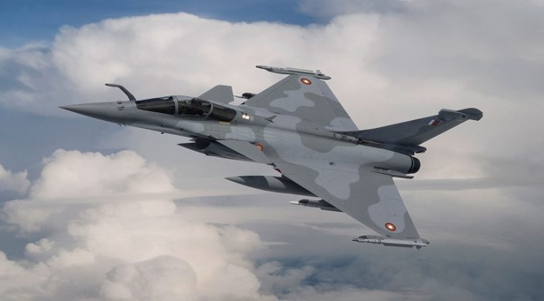 Katar Rafale savaş uçaklarını teslim alıyor
