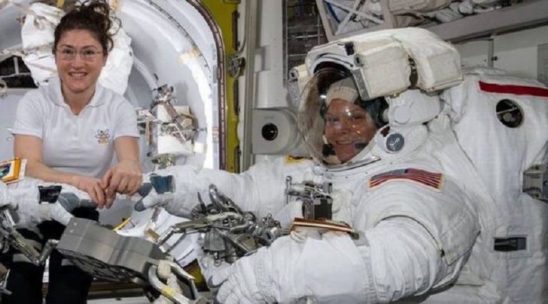 NASA kadın astronotlara ‘giysi’ bulamadı, uzay yürüyüşü iptal edildi!