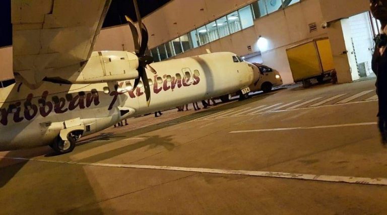 ATR 72-600 Karayiplerde Terminal Duvarına Çarptı