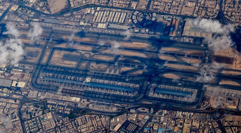 Dubai Uluslararası Havalimanı’nın bir pisti bakıma alınıyor