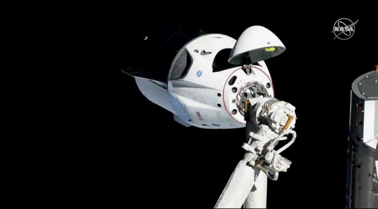 SpaceX Kapsülü Uluslararası Uzay İstasyonu’na Kenetlendi