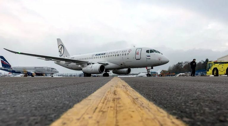 Ruslar Tayland’a altı adet SSJ100 sattı