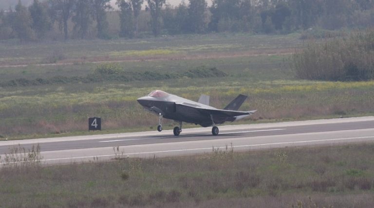 İtalyan F-35A savaş uçakları tatbikat için Yunanistan’da