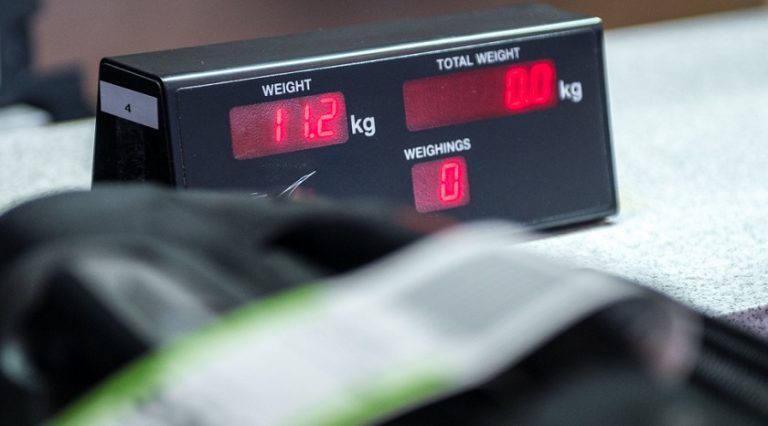 Yolcular tasarruf için uçuş öncesinde tartılacak