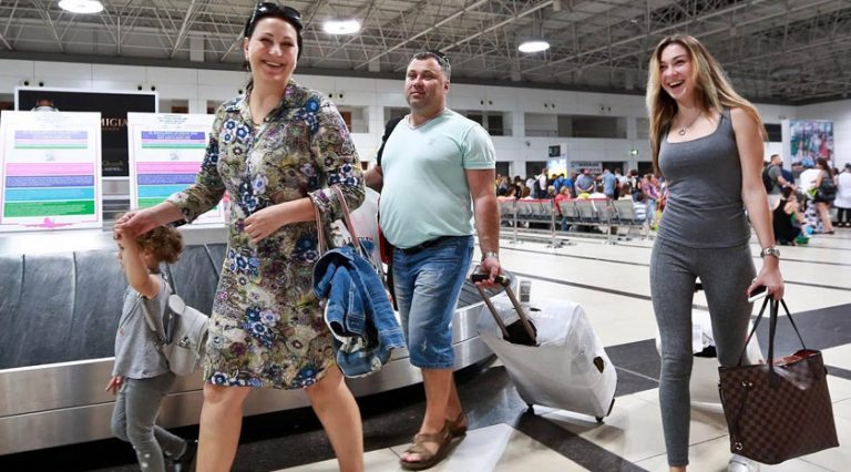 Rusya’dan Antalya’ya 2 günde 63 bin turist gitti