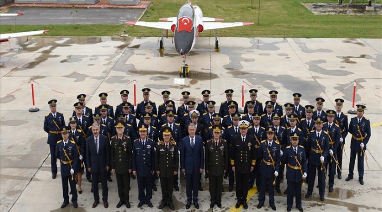 Bakan Akar ve Komutanlar Pilotaj Eğitimi Bröve ve Diploma Törenine Katıldı