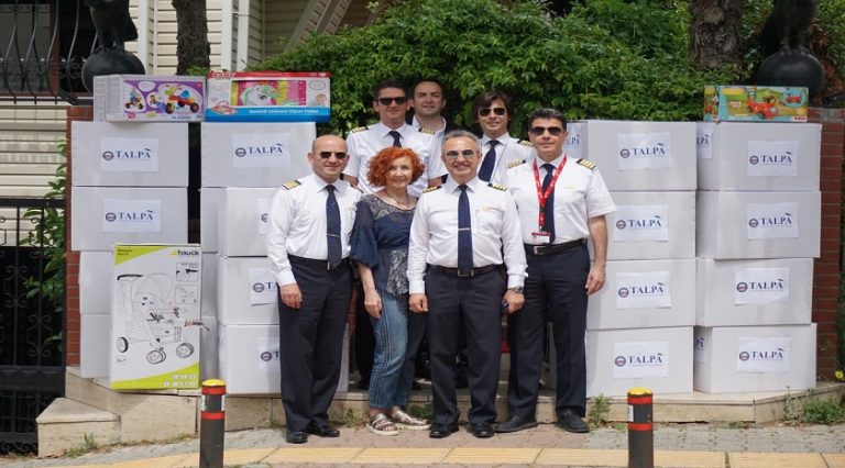 TALPA, 23 Nisan sosyal sorumluluk projesi kapsamında 340 çocuğu sevindirdi