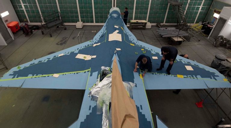 F-18’in ardından F-16’da Agressor filo için Su-57 renklerine boyandı