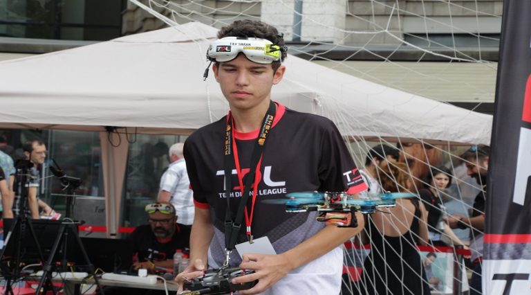 Drone (İnsansız Hava Aracı) yarışında kozlar paylaşıldı
