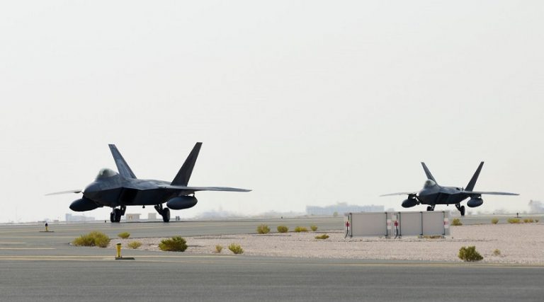 ABD Katar’a F-22 Raptor uçakları konuşlandırdı