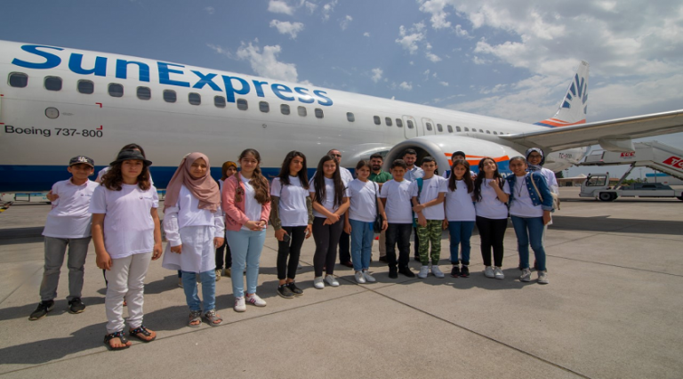 Diyarbakırlı çocuklar SunExpress ile Antalya’da
