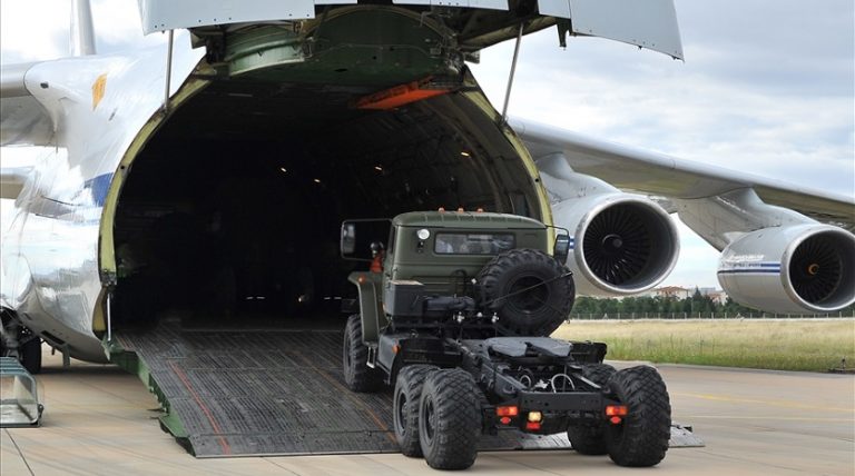 ABD’li senatörler Türkiye’ye S-400 yaptırımı istedi
