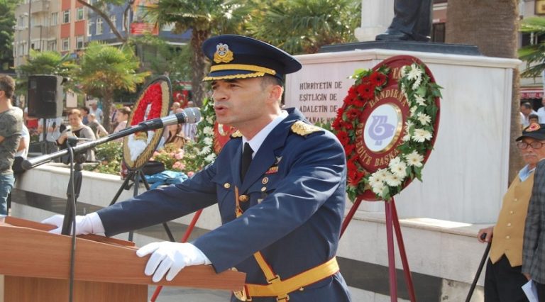 Sivil pilotluktan askeri pilotluğa dönen Hava Pilot Albay Akalp’dan güne damga vuran şiir
