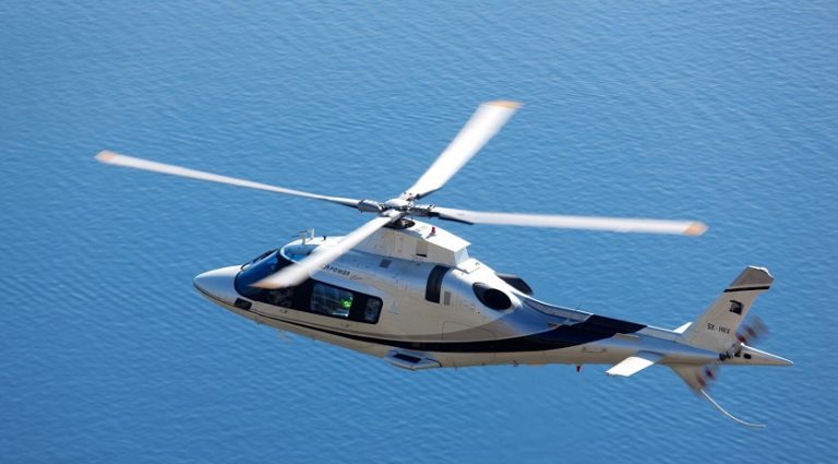 Yunanistan’ın Poros adası açıklarında helikopter düştü