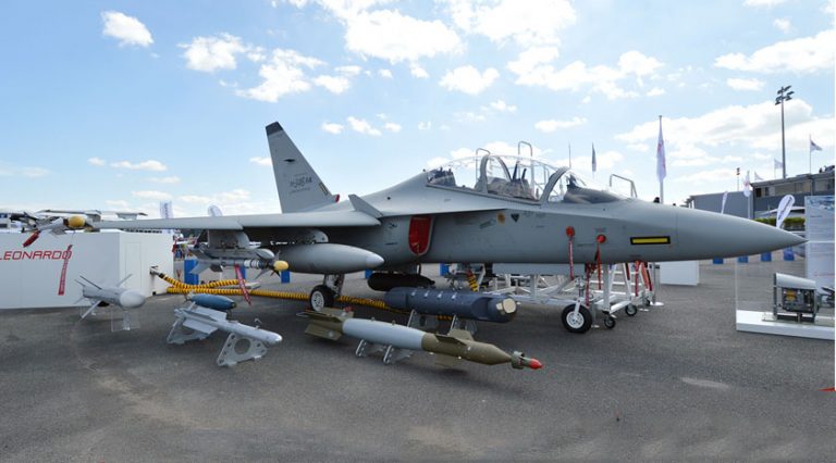 Azerbaycan’ında ilgilendiği M-346FA’dan altı adet sipariş verildi