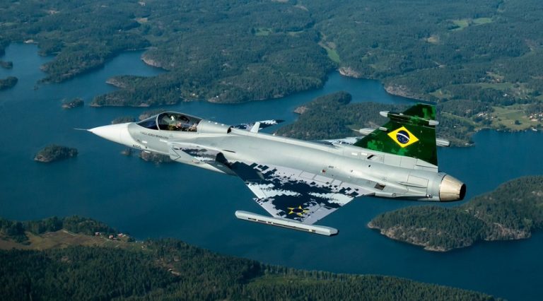 Brezilyanın ilk Gripen E’si ilk uçuşunu başarıyla gerçekleştirdi