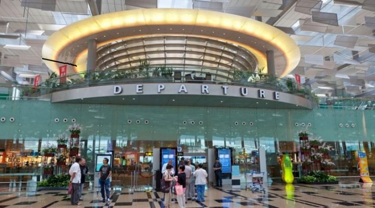 Sırf eşini uğurlamak için bilet alıp bekleme salonuna giden adam 2 yıl hapis cezası alabilir!