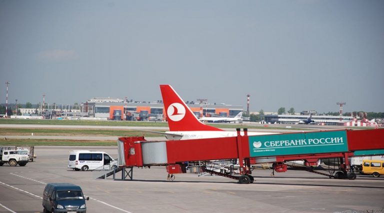 THY uçağı Vnukovo’ya geri dönmek zorunda kaldı