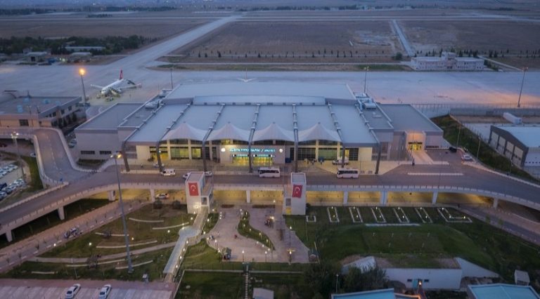 Konya’da hava ulaşımına sis engeli