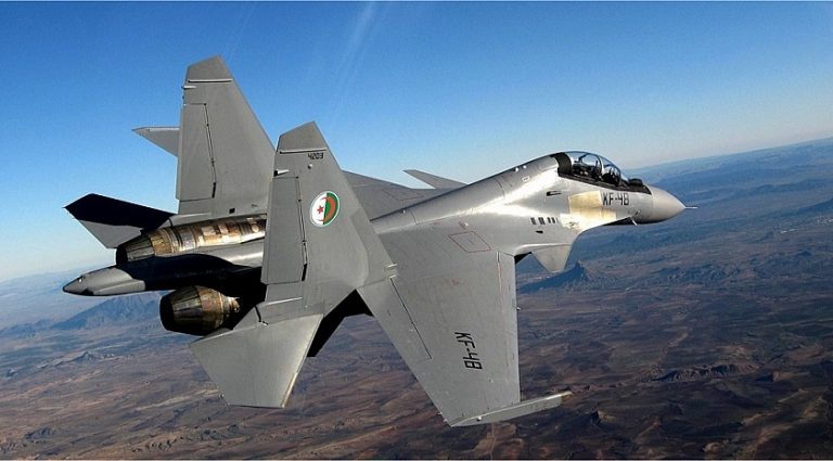 Cezayir’de Su-30 savaş uçağı düştü