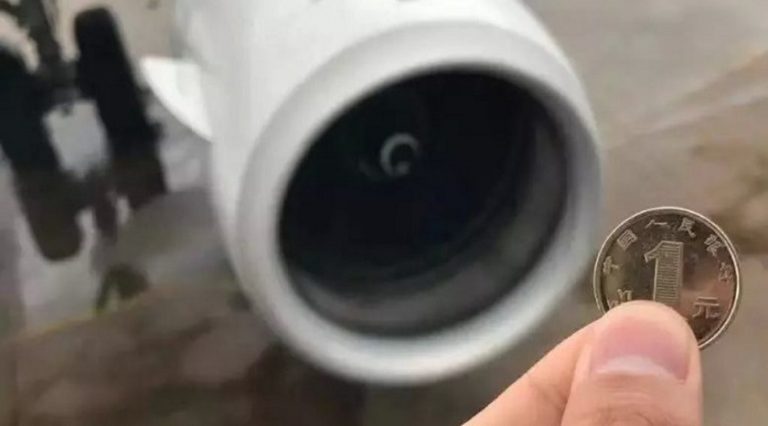 Çin’de uçağın motoruna uğur için bozuk para atan yolcuya para cezası