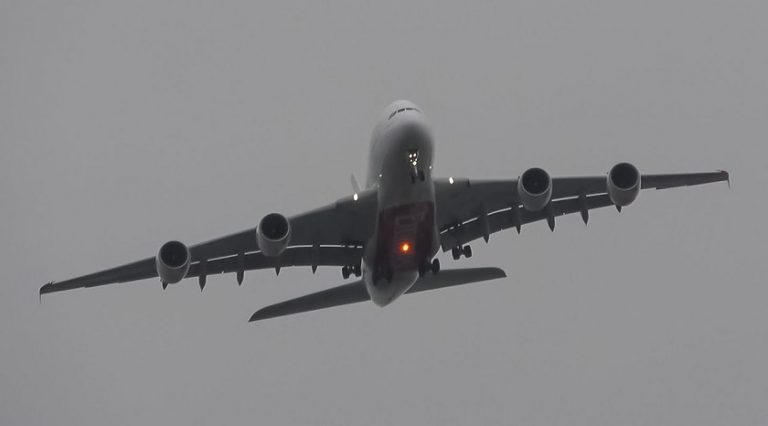Ciara fırtınası pilotlara zor anlar yaşatıyor (Video Haber)