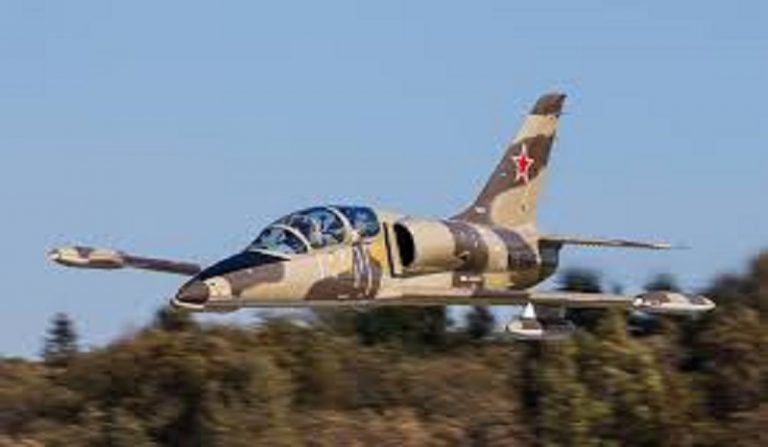 Rusyada eğitim uçağı düştü, pilot hayatını kaybetti