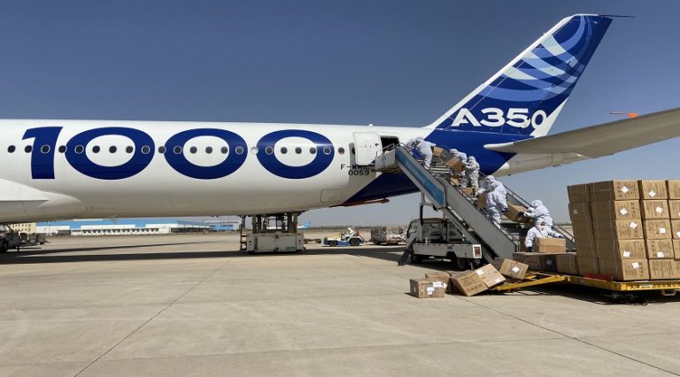 Airbus A350-1000 uçağını da COVID-19 mücadelesine kattı