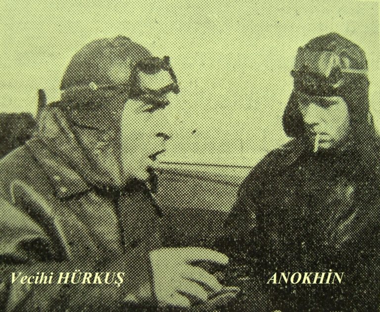 ATATÜRK Sovyet Pilota Hayran Değildir
