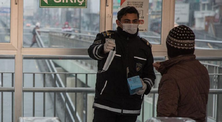 İstanbul, Ankara ve Bursa’da açık alanlarda da maske takma zorunluluğu başladı