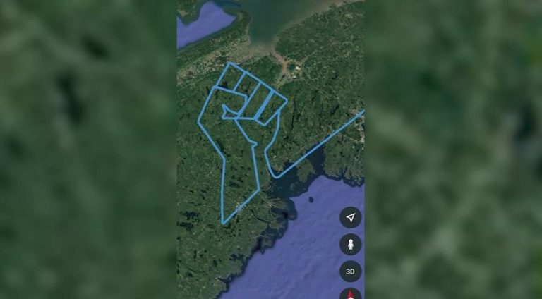 Kanadalı pilot George Floyd’u anmak için uçuş rotasıyla gökyüzüne yumruk çizdi