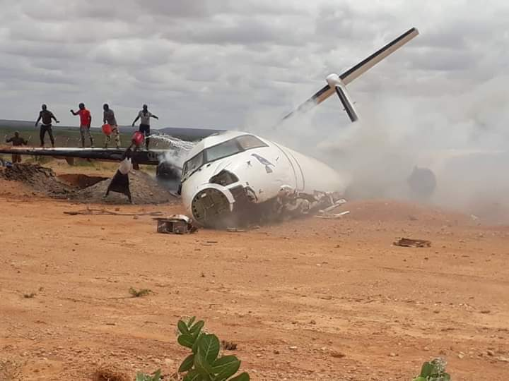 Somali’de insani yardım malzemesi taşıyan uçak düştü