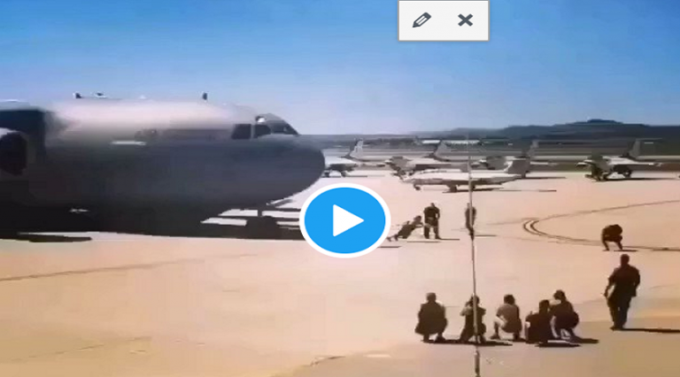 Askeri nakliye uçağını böyle çekti