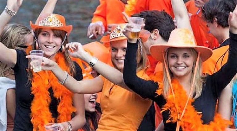 Hollandalı turistler hükümetin ‘gitmeyin’ uyarısına rağmen Türkiye tatilinden vazgeçmiyor
