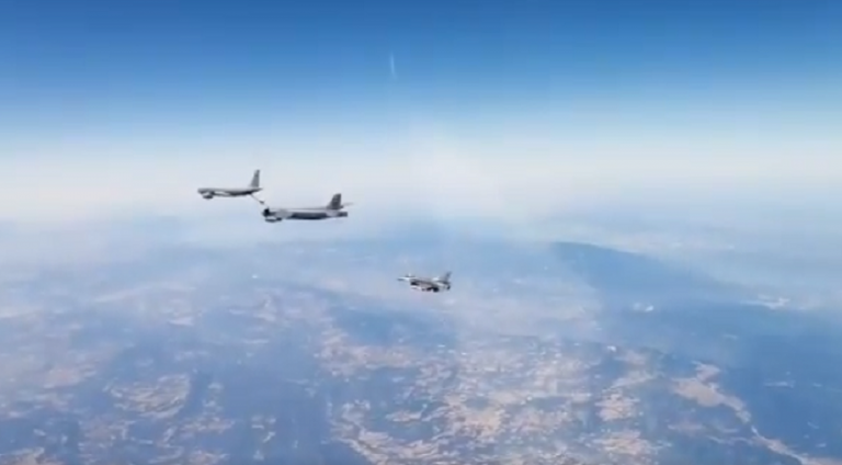 Türk Hava Kuvvetleri’nden ABD’ye ait B-52 uçağına destek