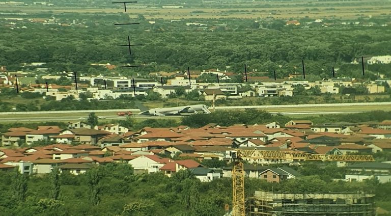 Omni Air uçağının sol iniş takımı çöktü