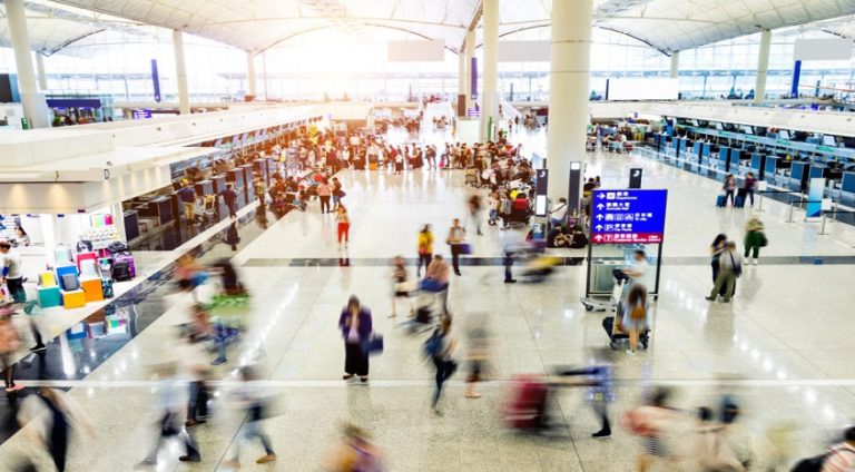 5 soruda pandemi sırasında güvenli uçak yolculuğunun püf noktaları