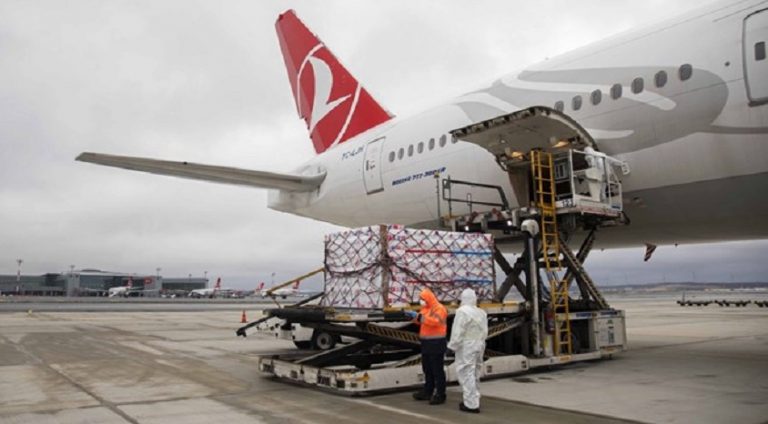 Hava yolu şirketleri çıkışı kargo taşımakta buldu