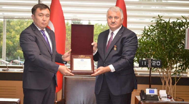 Kırgızistan’dan THY’ye Onur Belgesi