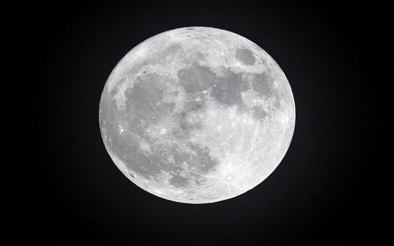 NASA’dan yeni keşif: Ay’da su bulundu, üs kurulmasına dair umutlar güçlendi