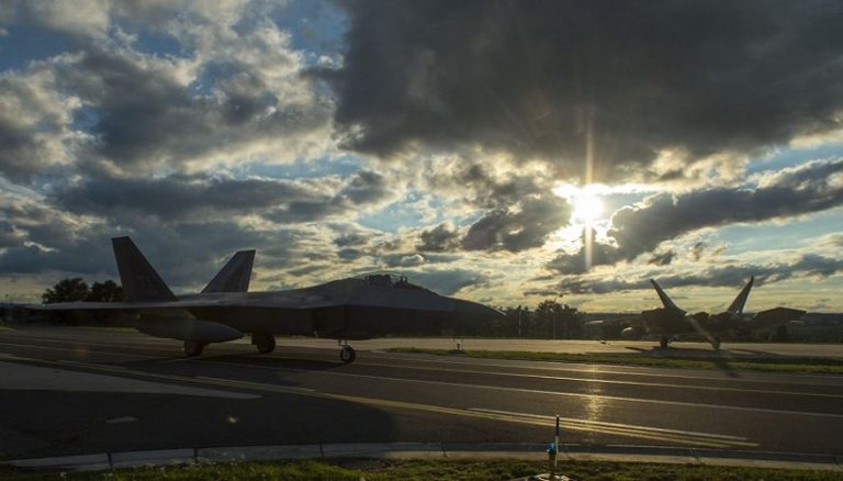 BAE’ye F-35 satışına yeşil ışık yakan İsrail, ABD’den F-22 talep etti